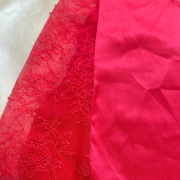 Elegant Red Lace Chemise - Picture 3 of 7